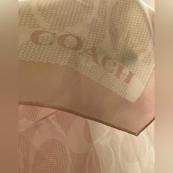 COACH Oversized Silk Scarf Heart Design on Classic Signature Cs Pattern NWT - Picture 4 of 5